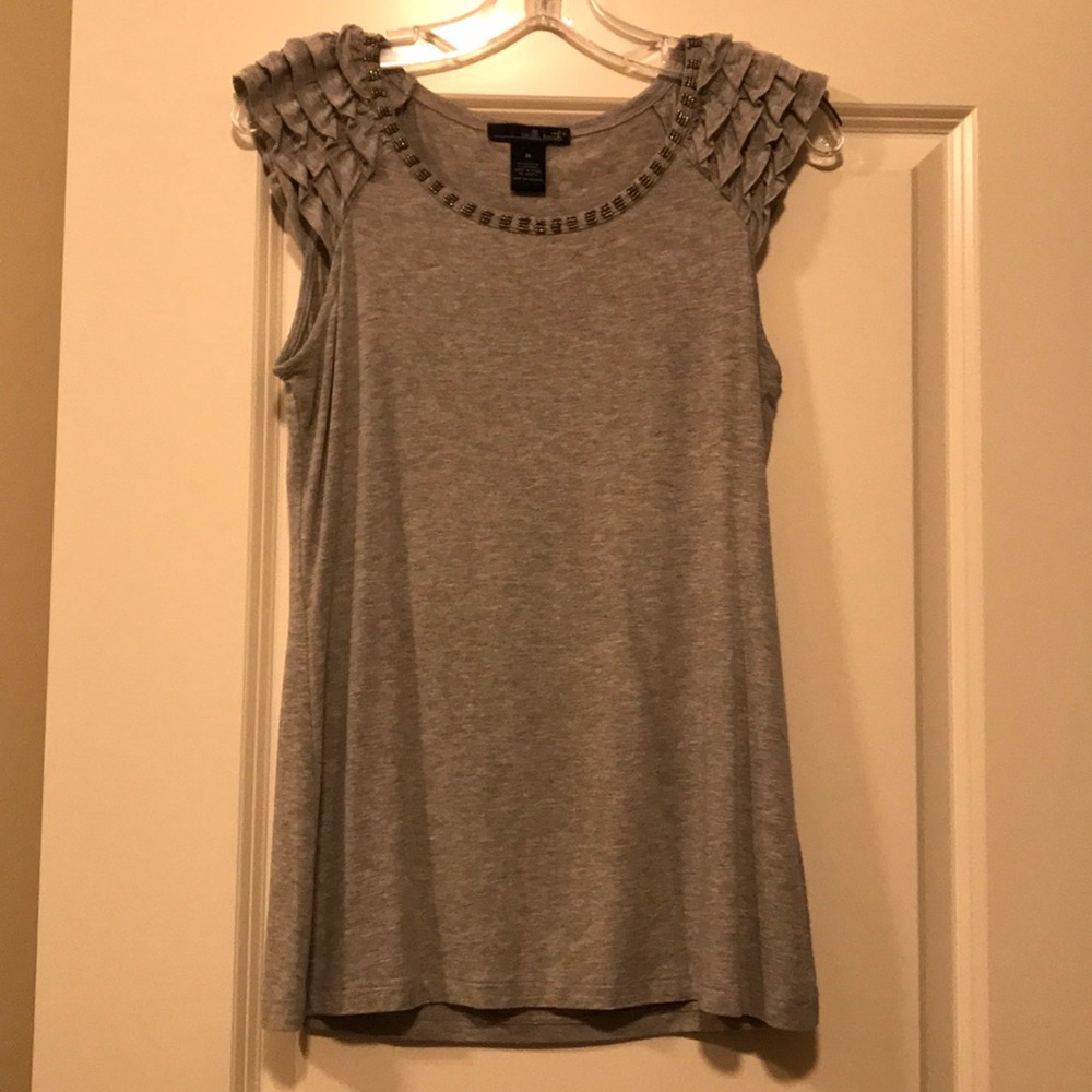 Beautiful gray top by Willi Smith in size M
